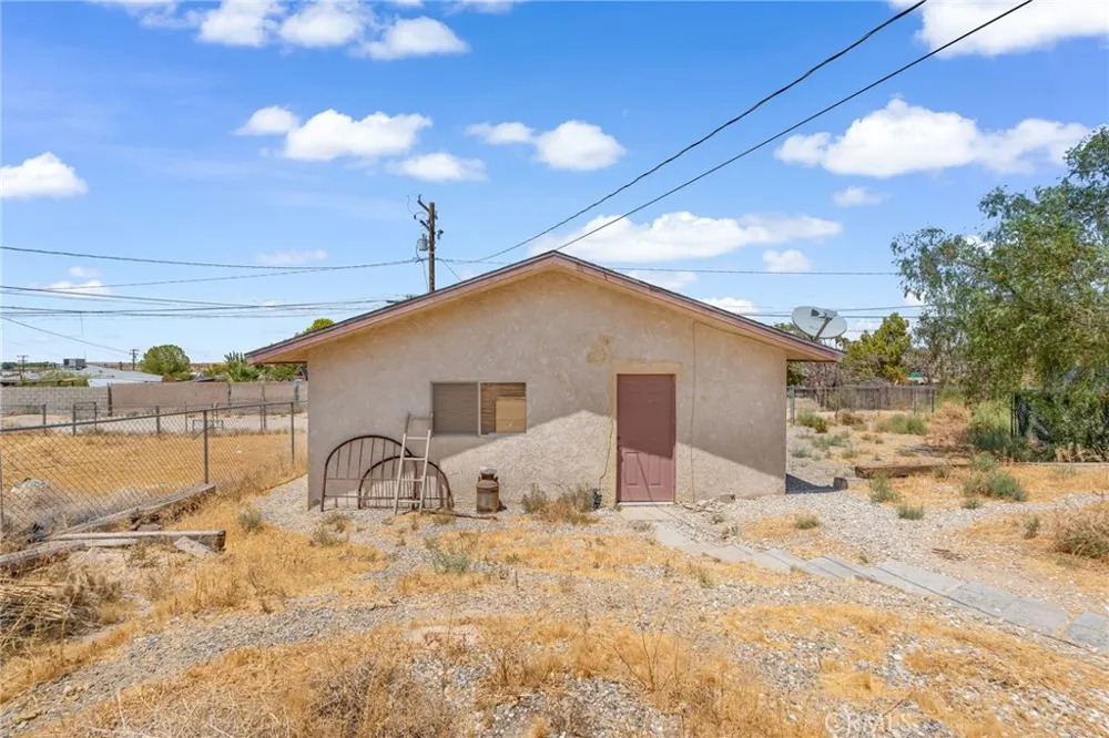 25562 Bejoal Barstow, CA 92311