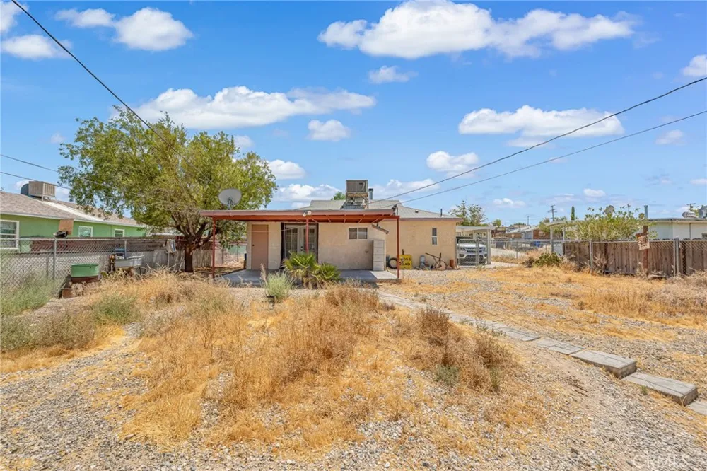 25562 Bejoal Barstow, CA 92311