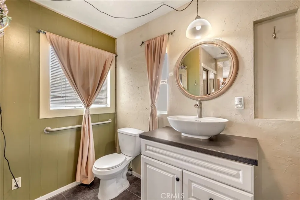 25562 Bejoal Barstow, CA 92311