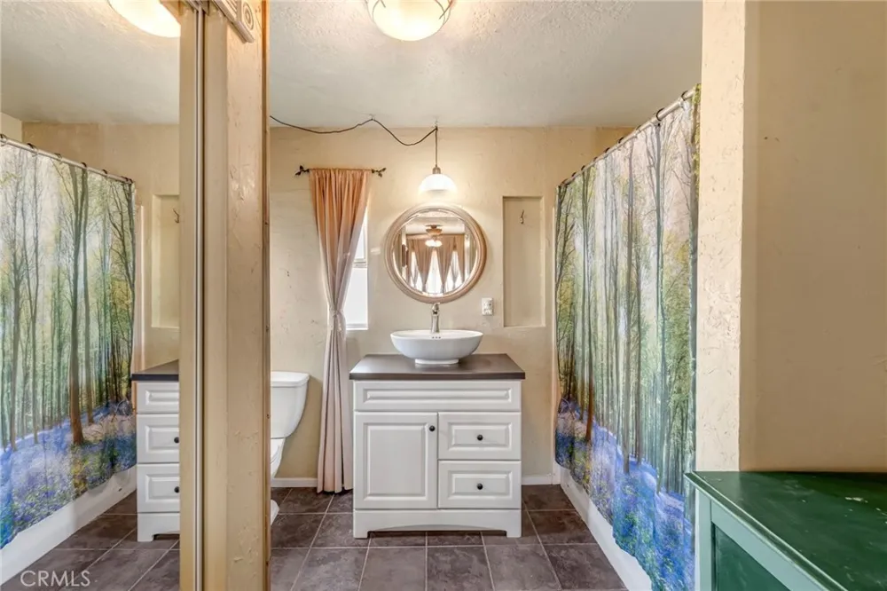 25562 Bejoal Barstow, CA 92311