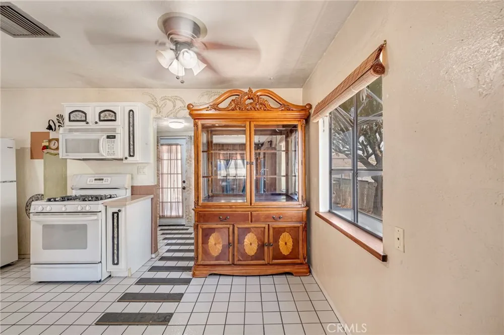 25562 Bejoal Barstow, CA 92311