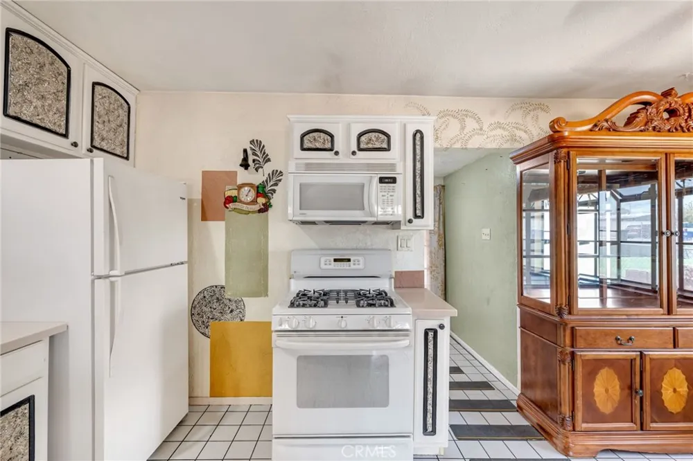 25562 Bejoal Barstow, CA 92311