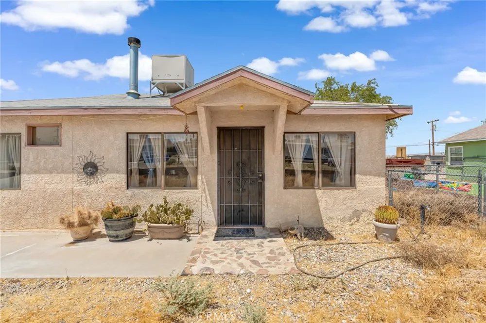 25562 Bejoal Barstow, CA 92311