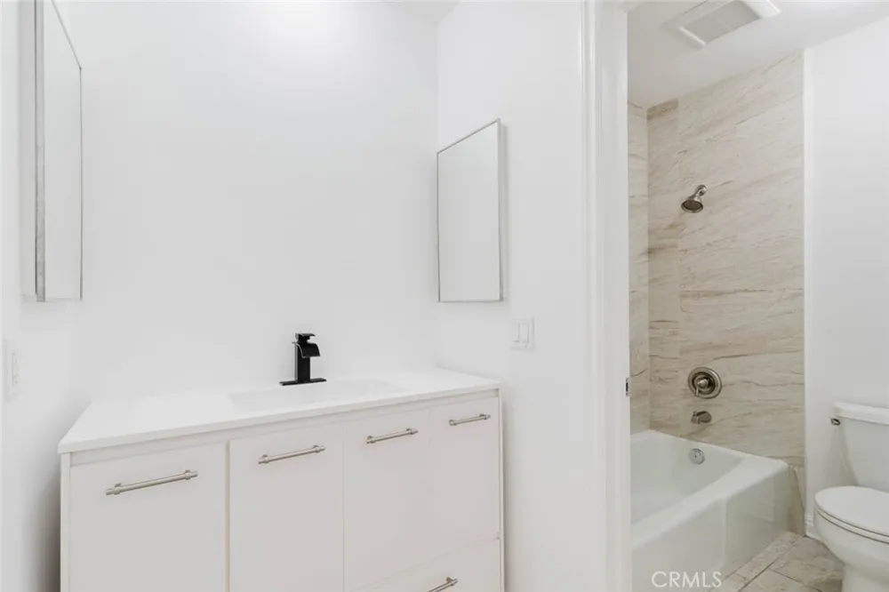 333 Burchett Street #111 Glendale, CA 91203