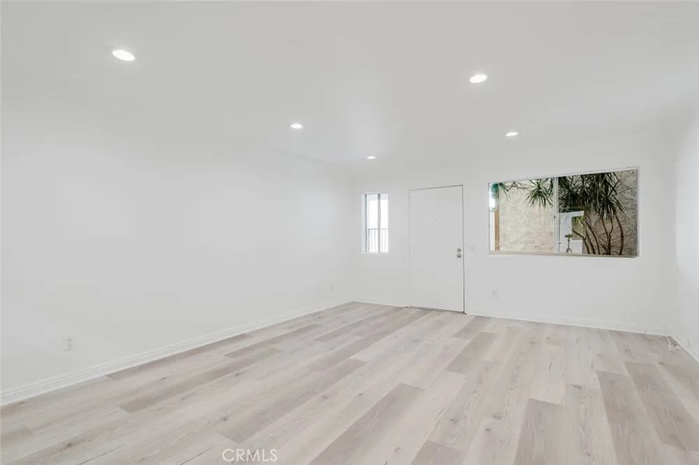 333 Burchett Street #111 Glendale, CA 91203