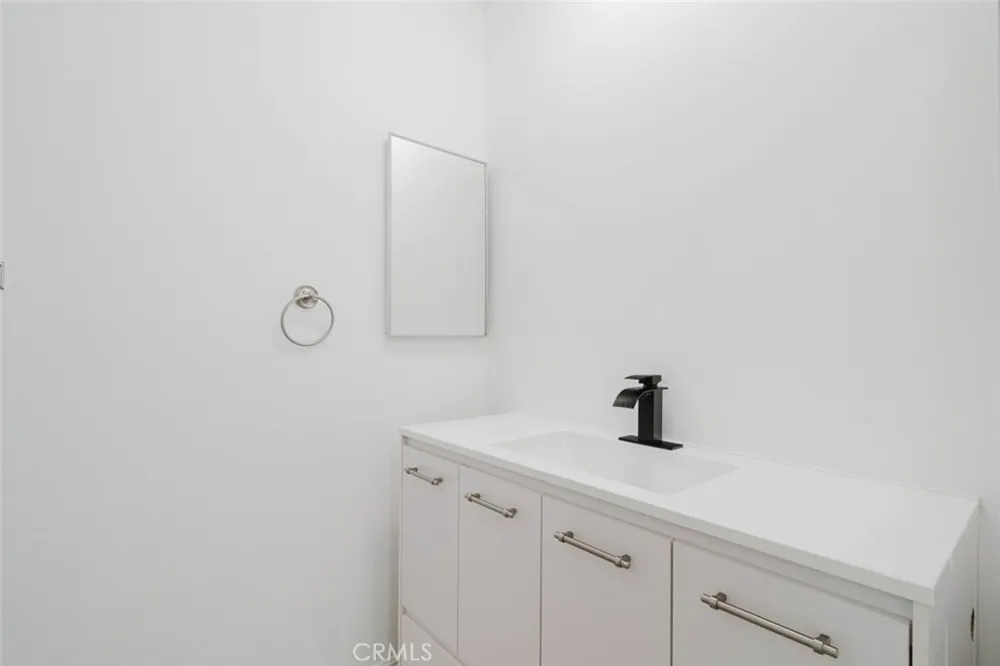 333 Burchett Street #111 Glendale, CA 91203