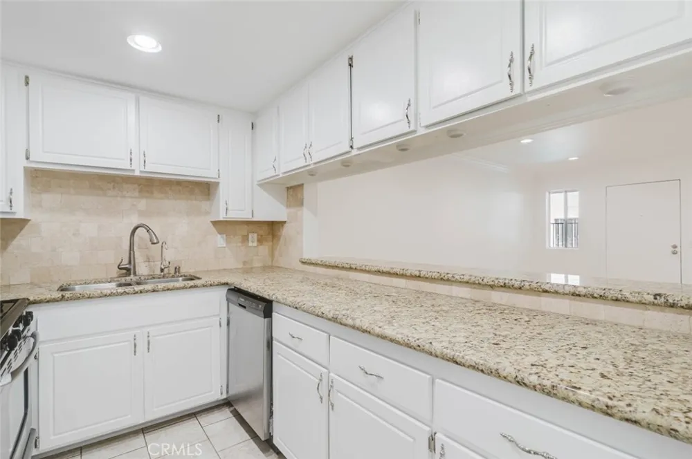 333 Burchett Street #111 Glendale, CA 91203