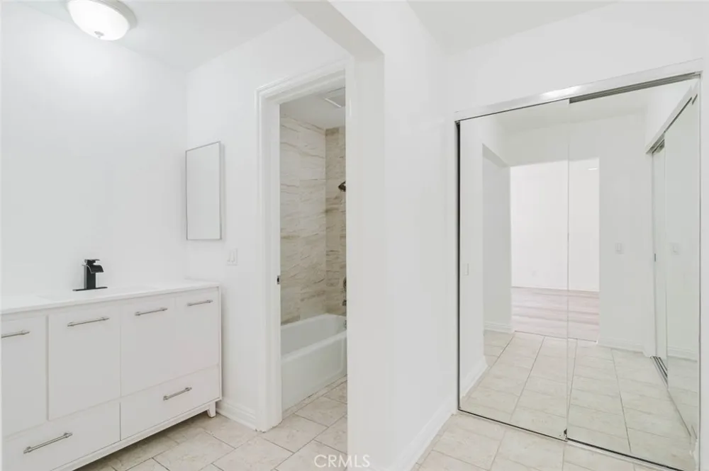 333 Burchett Street #111 Glendale, CA 91203