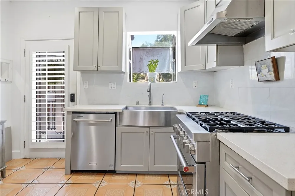 4511 Bedilion Los Angeles, CA 90032
