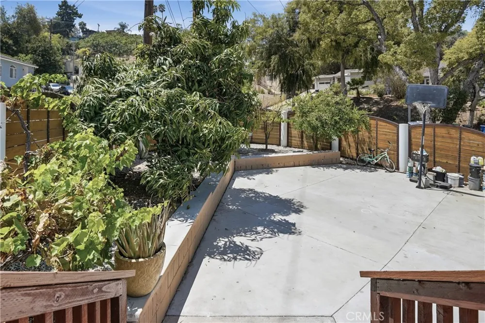 4511 Bedilion Los Angeles, CA 90032