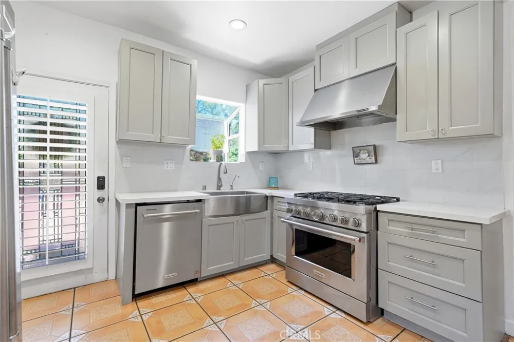 4511 Bedilion Los Angeles, CA 90032