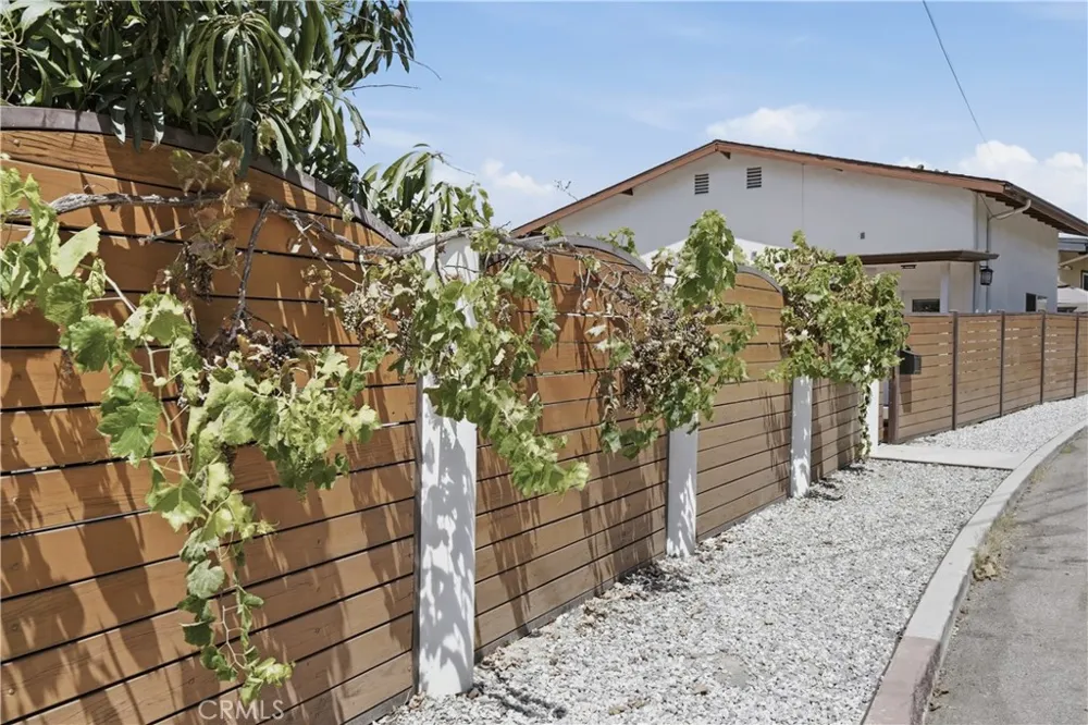 4511 Bedilion Los Angeles, CA 90032
