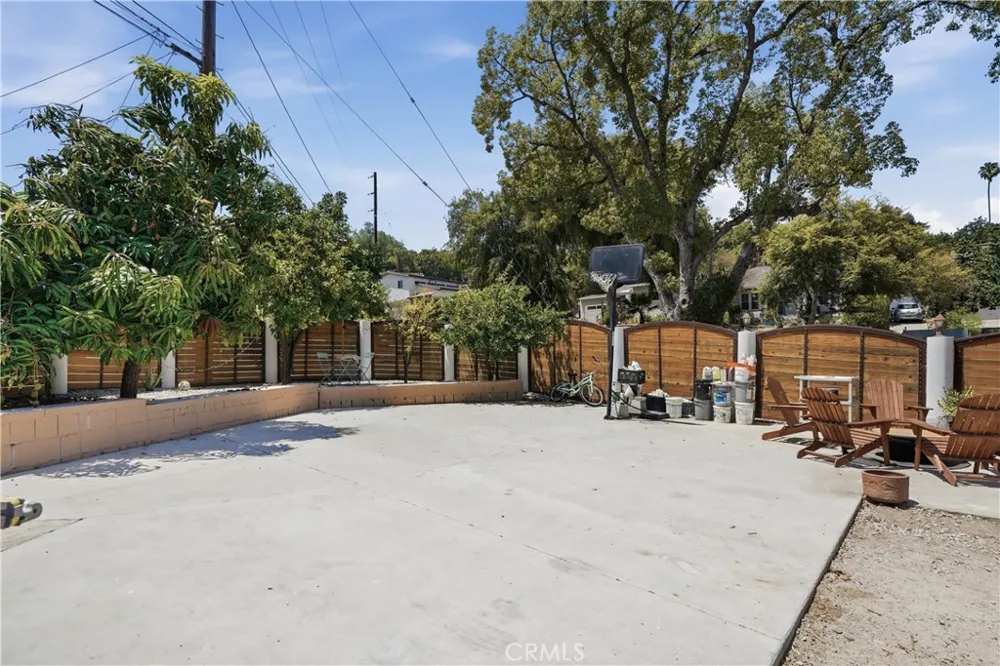 4511 Bedilion Los Angeles, CA 90032