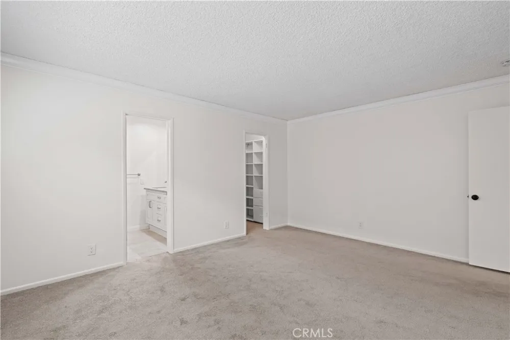 1019 E Walnut Avenue Orange, CA 92867