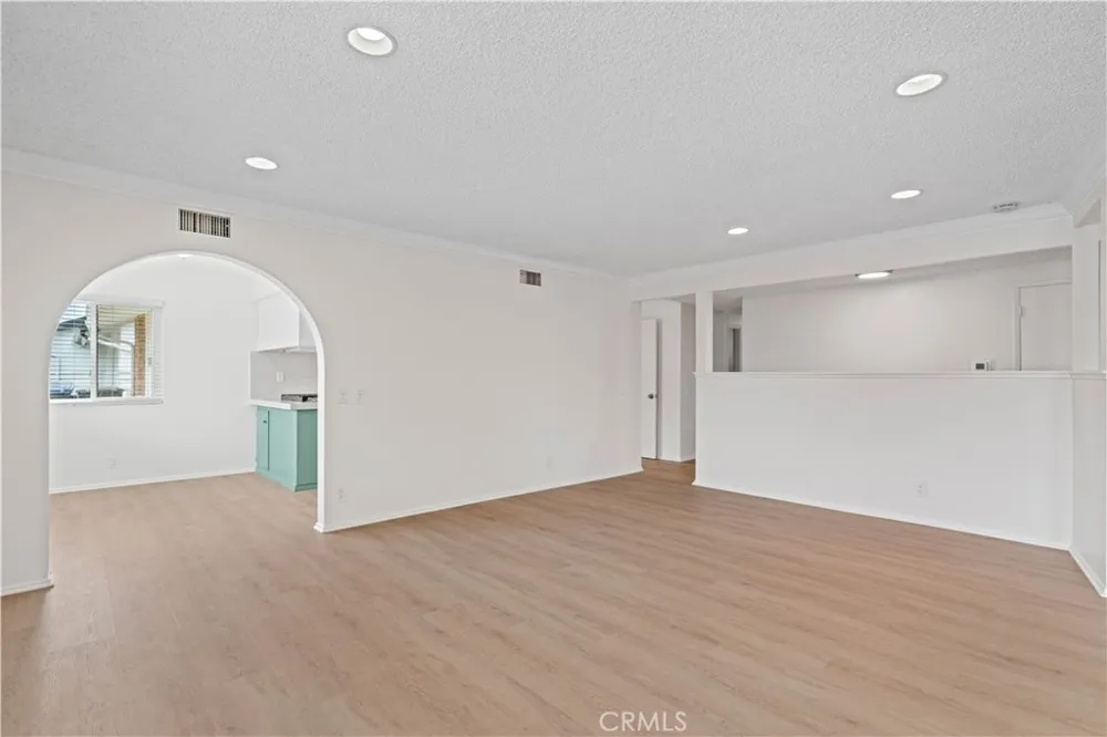 1019 E Walnut Avenue Orange, CA 92867