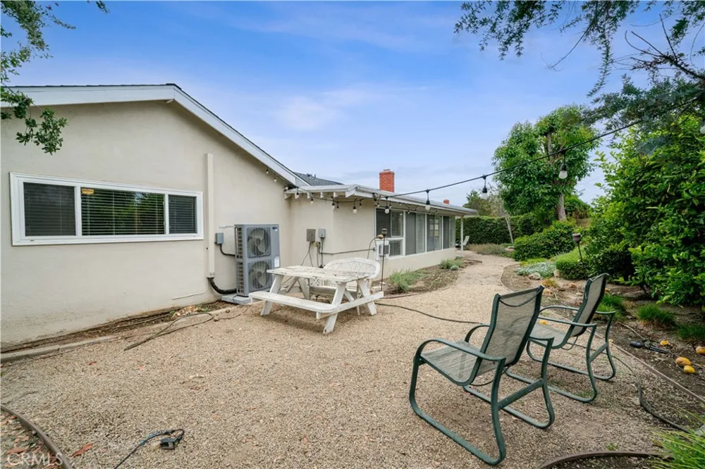 1019 E Walnut Avenue Orange, CA 92867