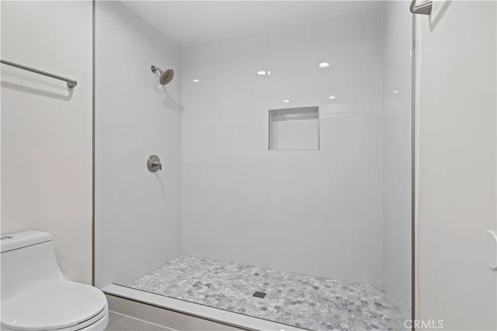 1019 E Walnut Avenue Orange, CA 92867