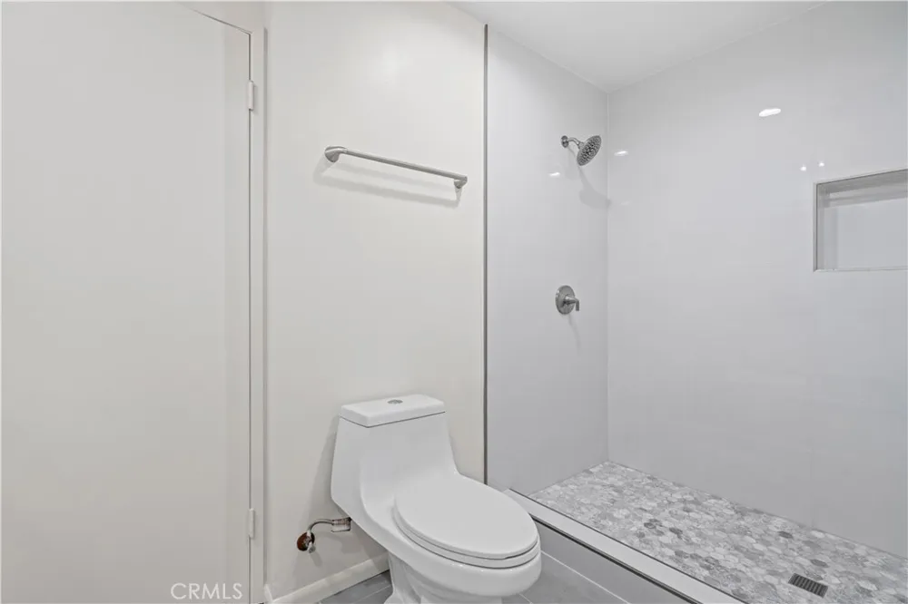 1019 E Walnut Avenue Orange, CA 92867