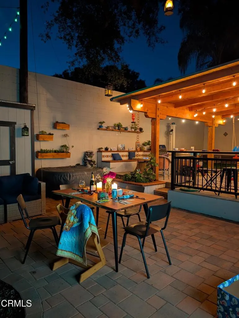 125 Oak Drive Oak View, CA 93022