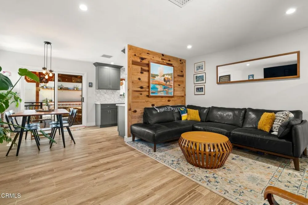 125 Oak Drive Oak View, CA 93022