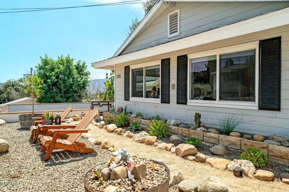 125 Oak Drive Oak View, CA 93022