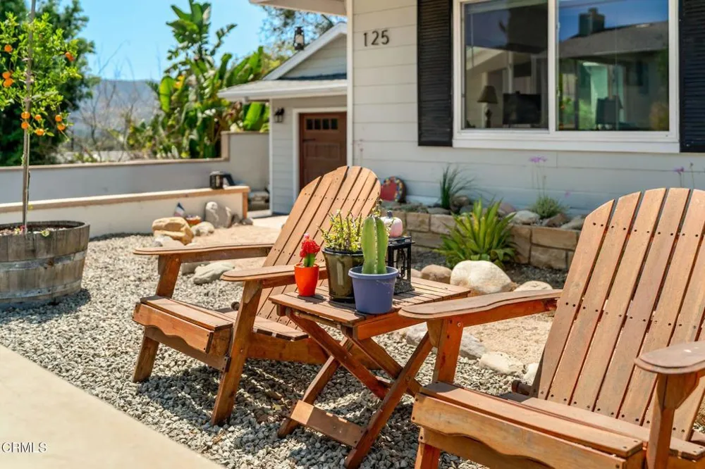 125 Oak Drive Oak View, CA 93022