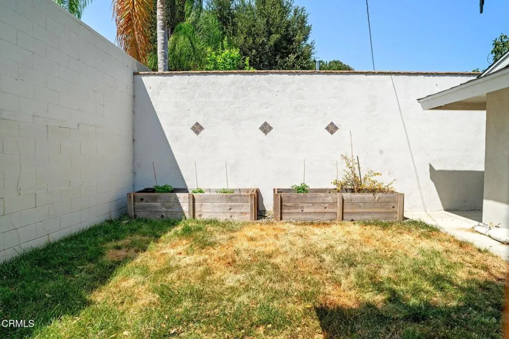 125 Oak Drive Oak View, CA 93022