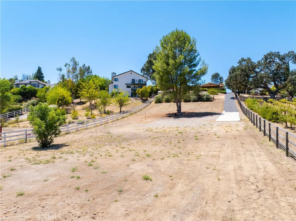 738 Orchard Paso Robles, CA 93446