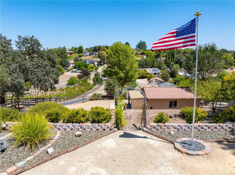 738 Orchard Paso Robles, CA 93446