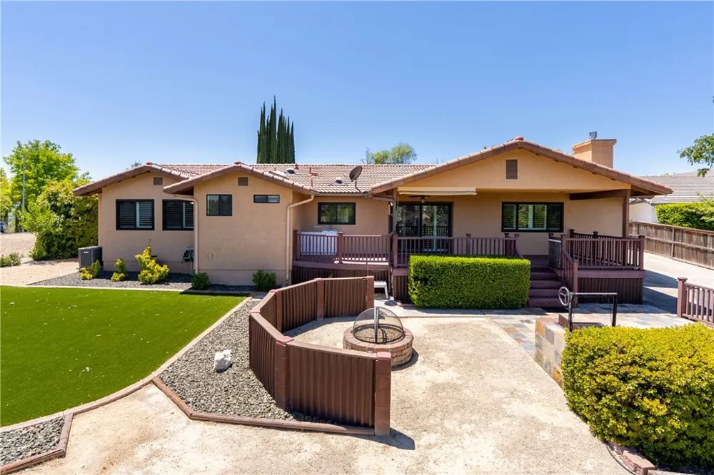 738 Orchard Paso Robles, CA 93446