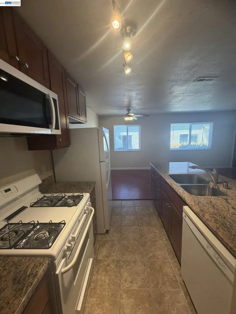 2170 Arroyo Ct Pleasanton, CA 94588