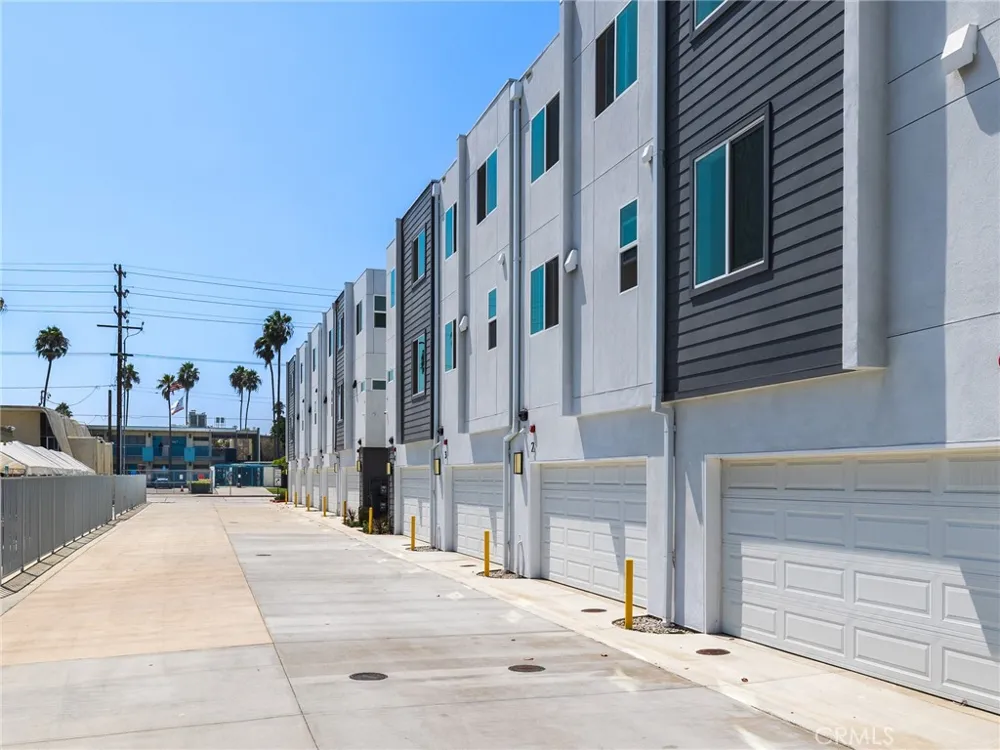 123 E 223rd #3 Carson, CA 90745