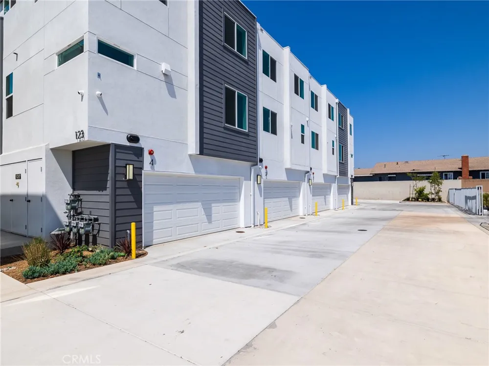 123 E 223rd #3 Carson, CA 90745