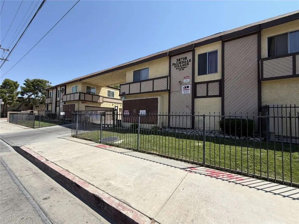 38710 10th Street E #12 Palmdale, CA 93550
