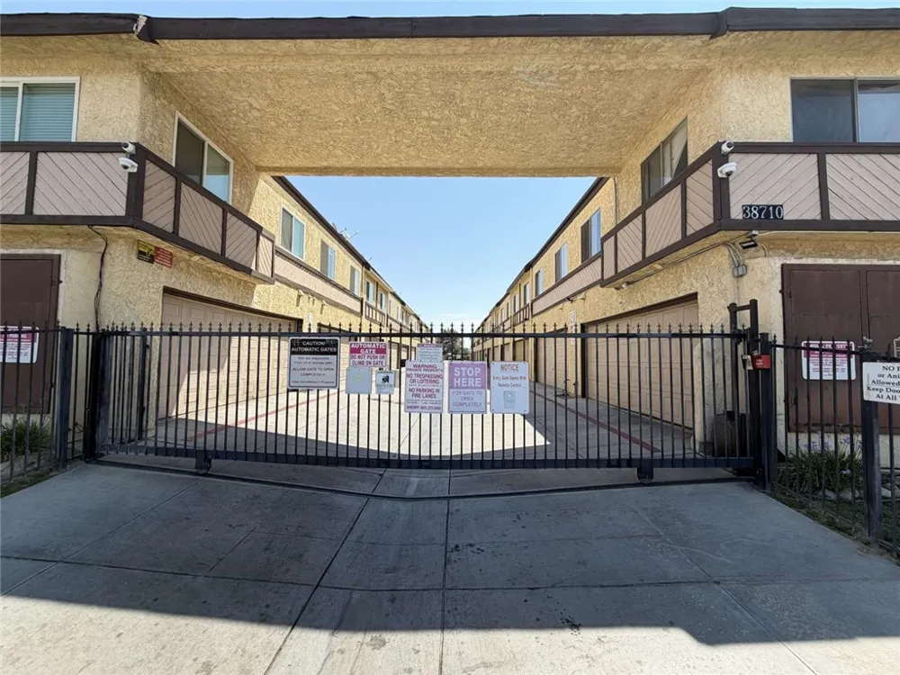 38710 10th Street E #12 Palmdale, CA 93550