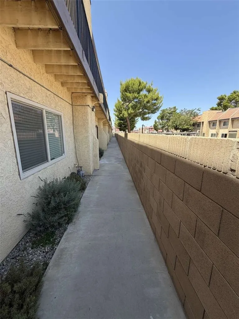 38710 10th Street E #12 Palmdale, CA 93550