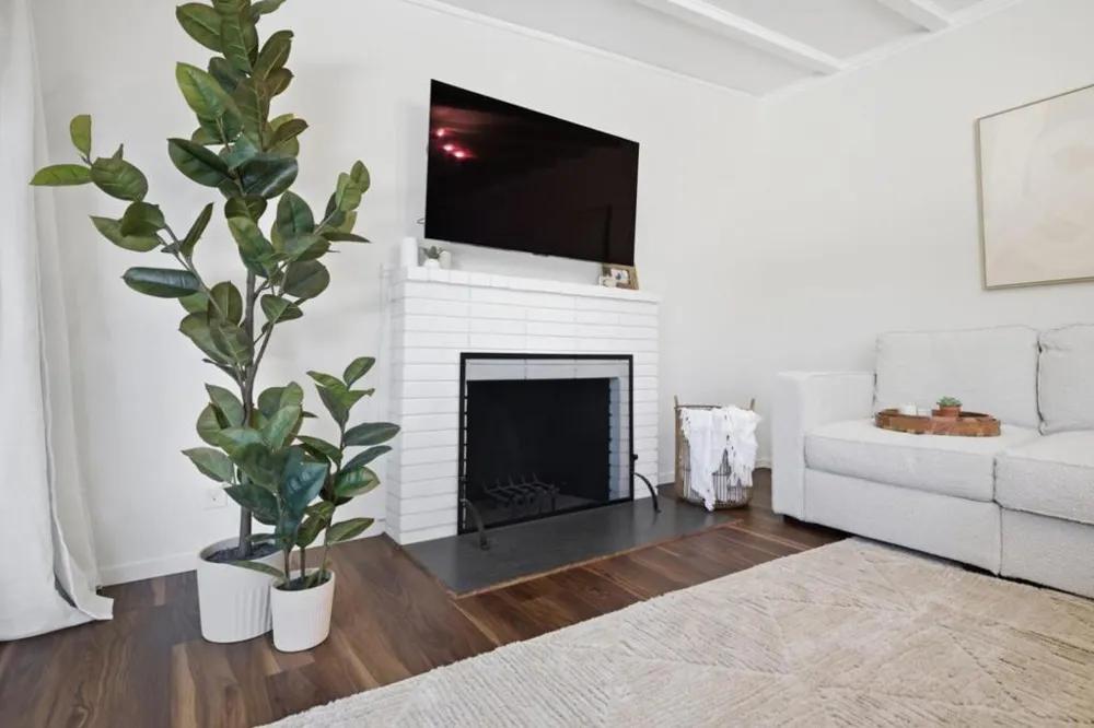 857 Tamarack Lane Sunnyvale, CA 94086