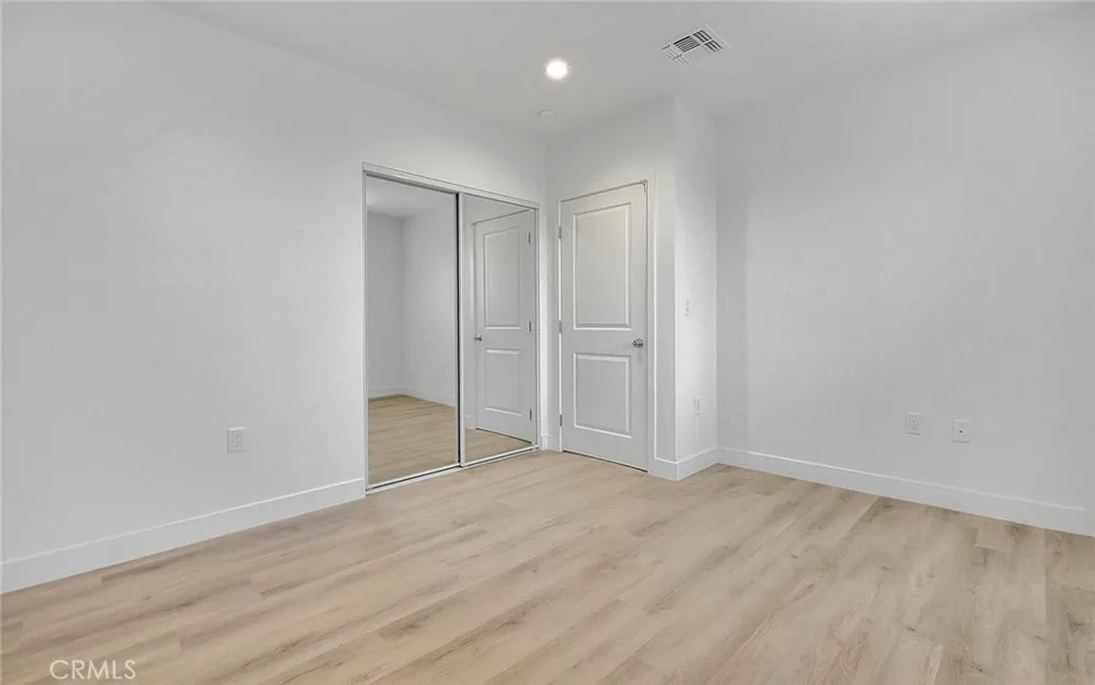 5852 Vineland #5852-2 North Hollywood, CA 91601