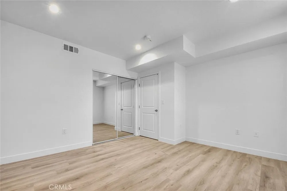 5852 Vineland #5852-2 North Hollywood, CA 91601