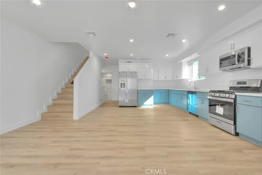 5852 Vineland #5852-2 North Hollywood, CA 91601