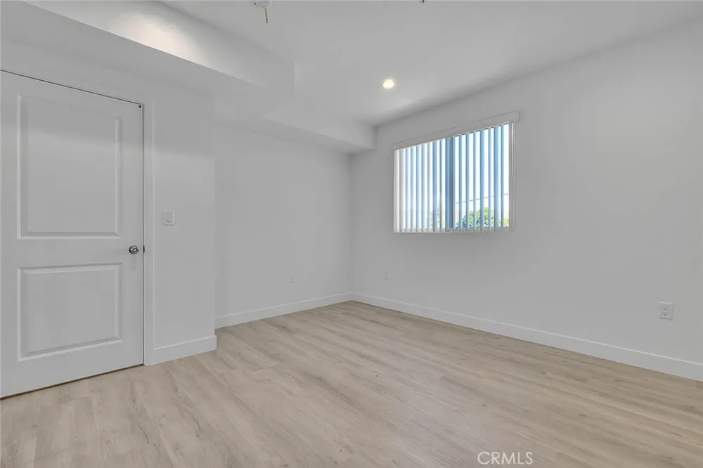 5852 Vineland #5852-2 North Hollywood, CA 91601