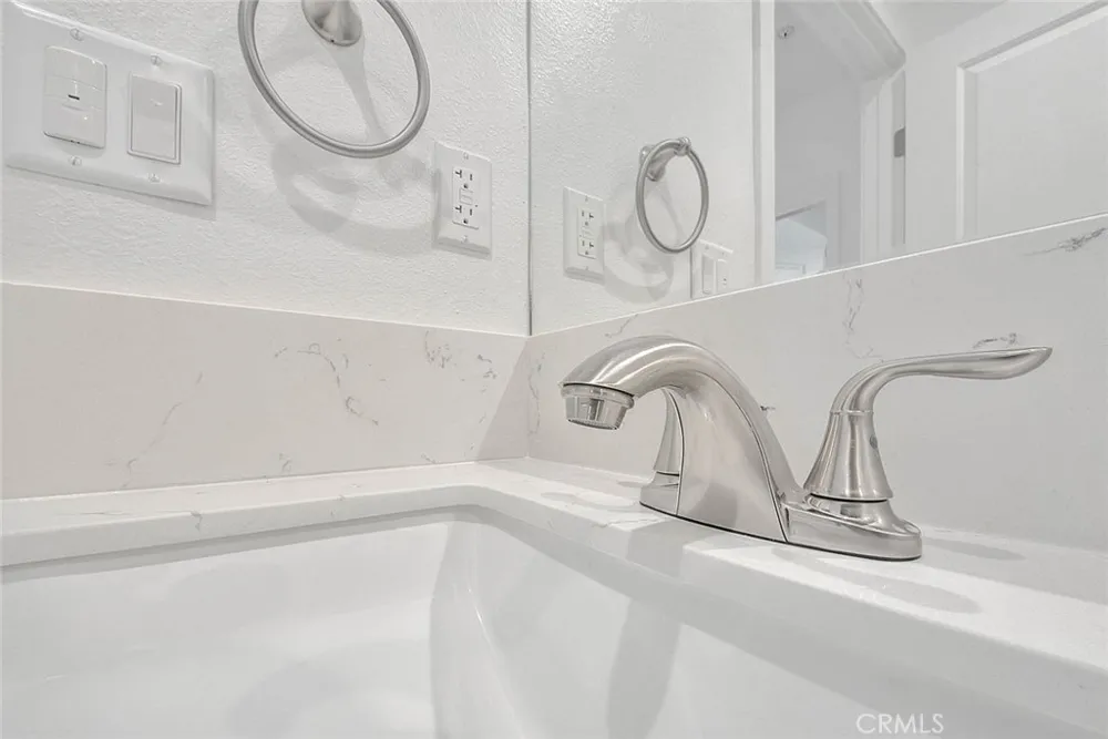 5852 Vineland #5852-2 North Hollywood, CA 91601