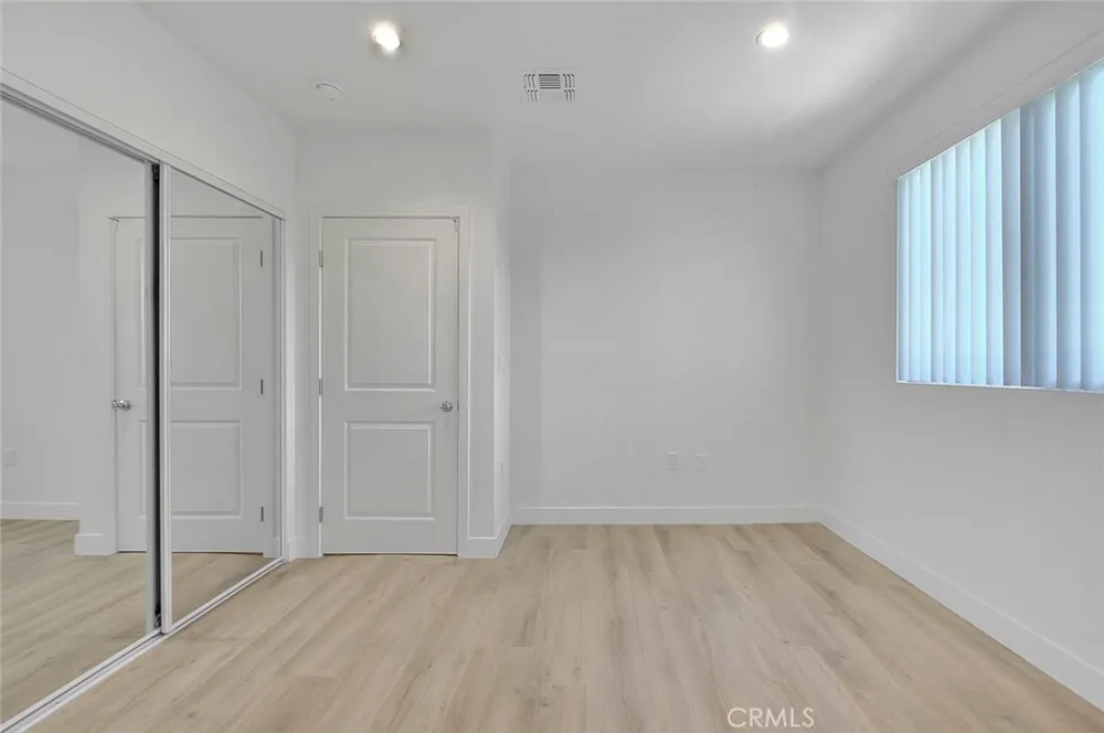 5852 Vineland #5852-2 North Hollywood, CA 91601