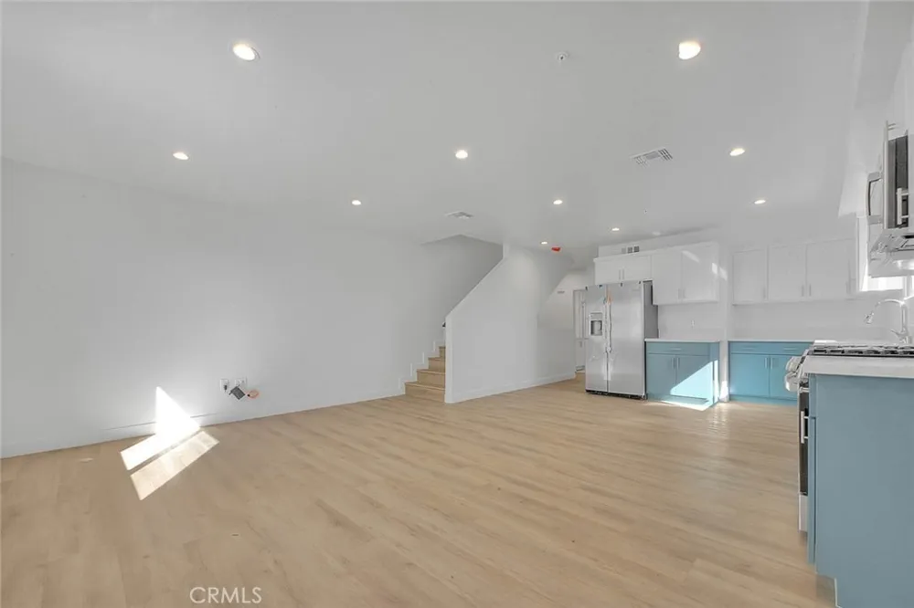 5852 Vineland #5852-2 North Hollywood, CA 91601