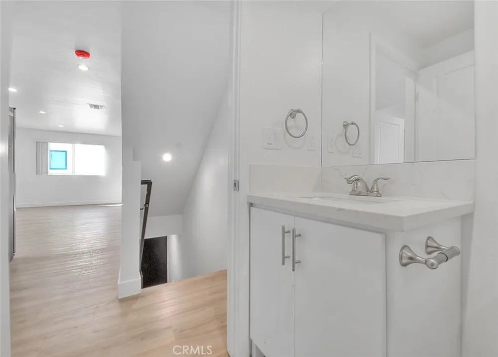 5852 Vineland #5852-2 North Hollywood, CA 91601