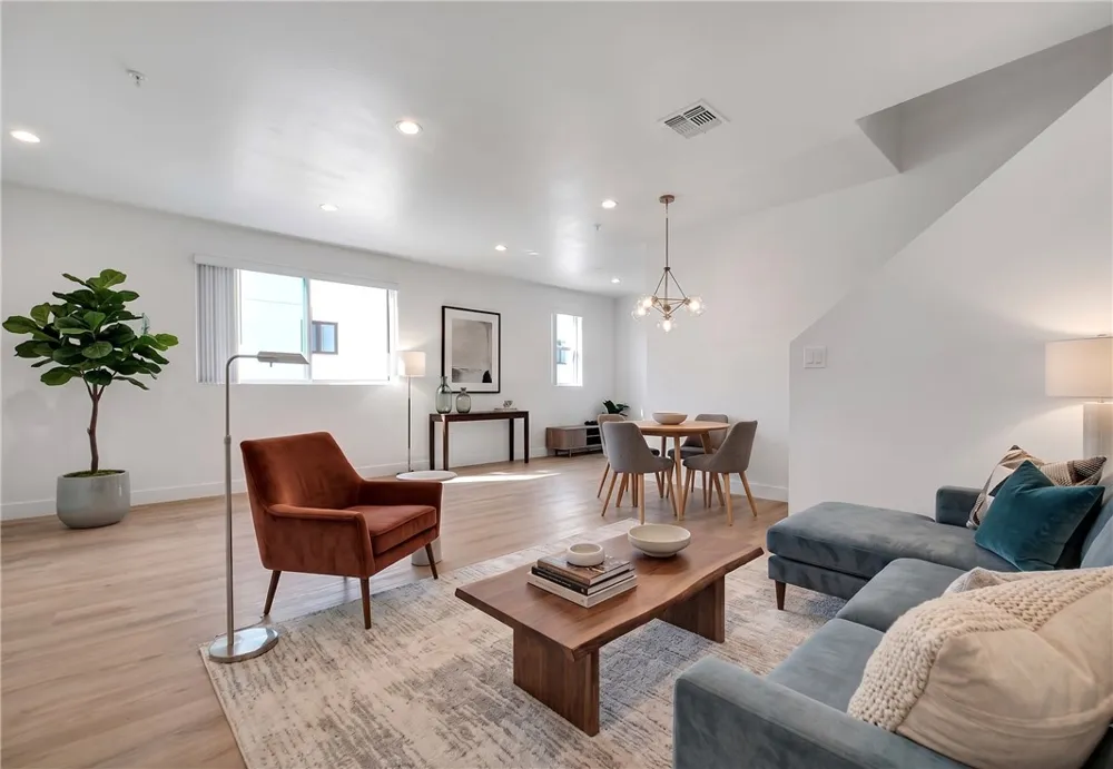5852 Vineland #5852-2 North Hollywood, CA 91601