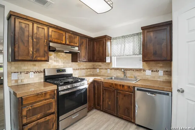 303 Discovery Kyle, TX 78640