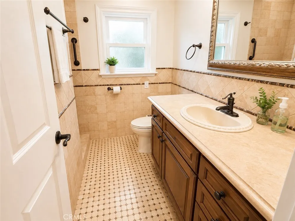 6414 E Willow Long Beach, CA 90815