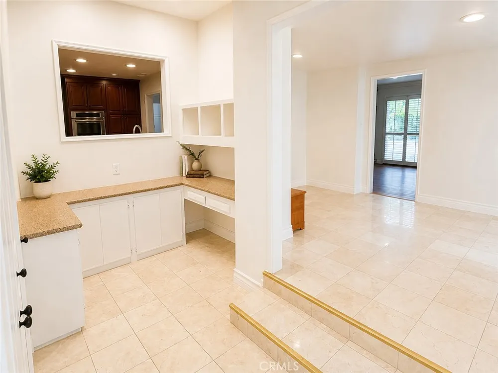 6414 E Willow Long Beach, CA 90815
