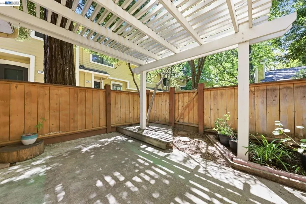 709 Center Ave Martinez, CA 94553